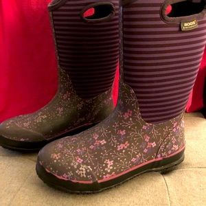 Bogs Women’s Flower Stripe winter boots
